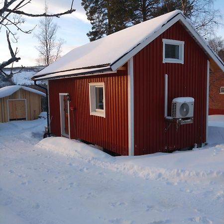 Nyrenoverad Charmig Gaeststuga Med Sovloft I Jaerpen Jarpen Buitenkant foto